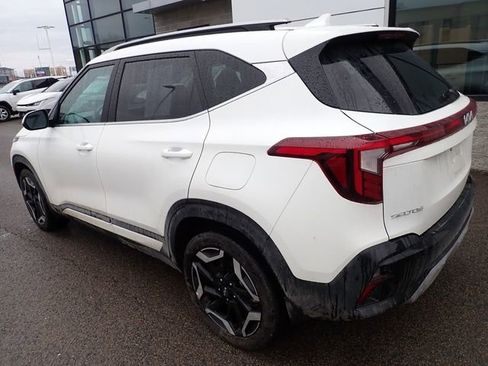 Certified 2024 Kia Seltos SX w/ SX Sunroof Package image 2