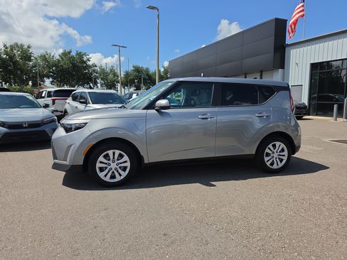 Certified 2024 Kia Soul LX FWD image 4