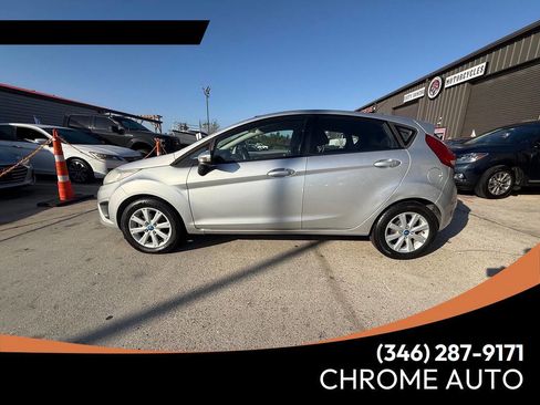 Used 2013 Ford Fiesta SE image 1