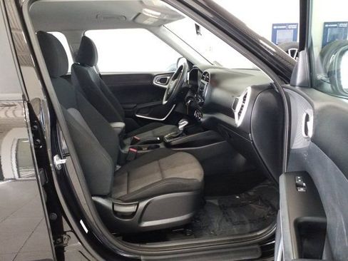 Used 2023 Kia Soul LX w/ LX Technology Package FWD image 16