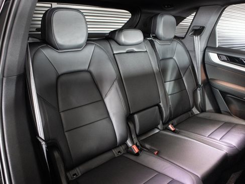 Certified 2024 Porsche Cayenne AWD/4WD image 6