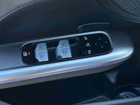 Certified 2023 Mercedes-Benz C 300 Sedan image 27