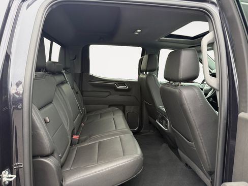 Used 2022 GMC Sierra 1500 SLT w/ SLT Premium Plus Package image 18