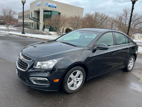 Used 2015 Chevrolet Cruze LT image 16