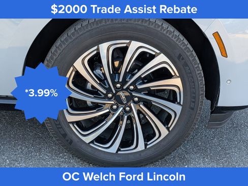 Certified 2025 Lincoln Navigator Black Label AWD/4WD image 12