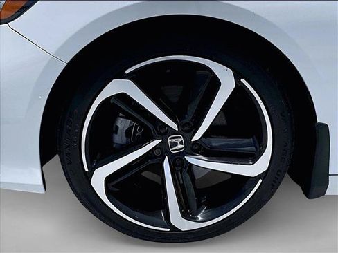 Used 2021 Honda Accord Sport image 10