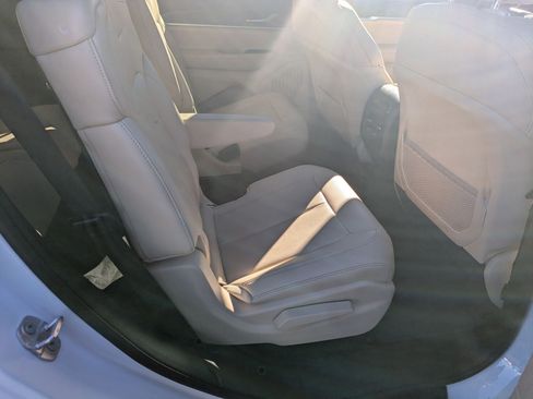 Certified 2024 Jeep Grand Cherokee L Limited image 36