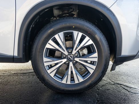 Used 2023 Nissan Rogue SV image 10