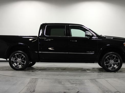 Used 2022 RAM 1500 Limited w/ Body Color Bumper Group image 3
