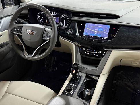 Used 2021 Cadillac XT6 Premium Luxury image 44