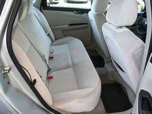 Used 2009 Chevrolet Impala LS image 19