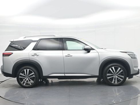 Used 2023 Nissan Pathfinder Platinum AWD/4WD image 4