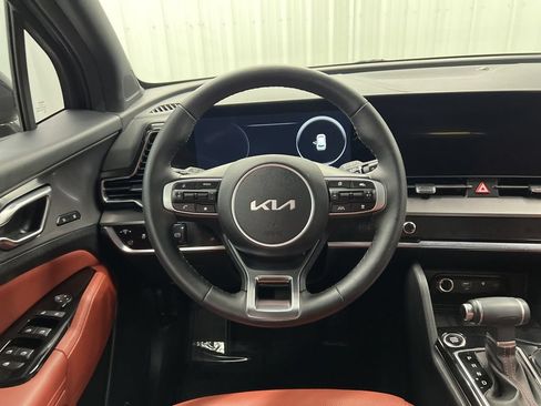 Used 2025 Kia Sportage SX FWD image 13