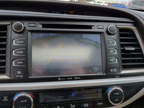 Used 2019 Toyota Highlander Limited Platinum image 27