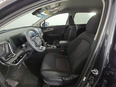 Used 2023 Kia Sportage LX image 19