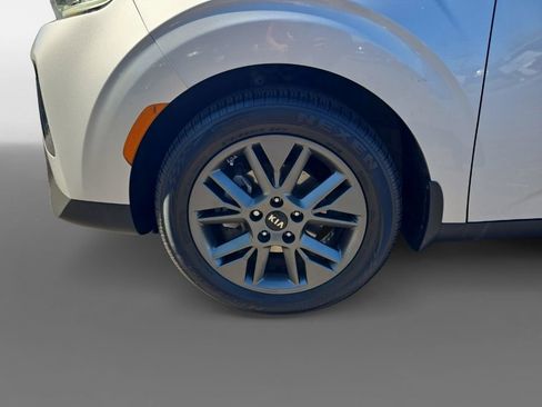 Used 2020 Kia Soul EX image 9