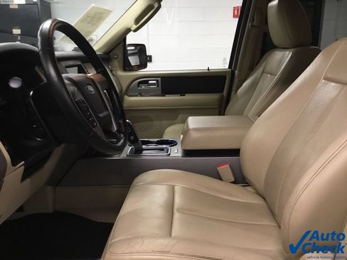 Used 2017 Ford Expedition Limited w/ Equipment Group 301A AWD/4WD image 25