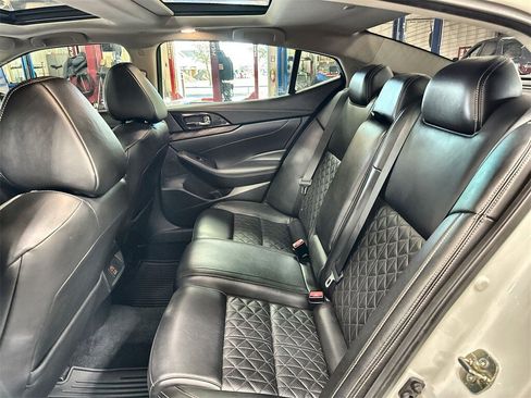 Used 2018 Nissan Maxima Platinum image 25