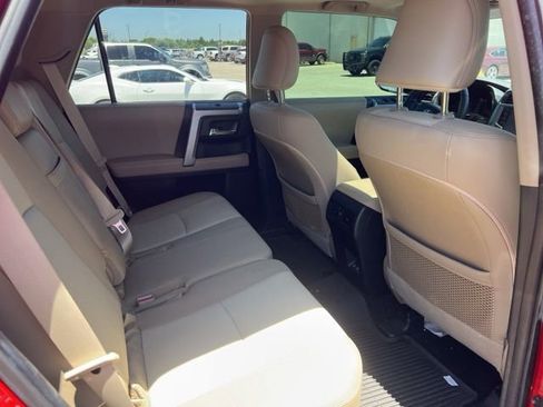 Used 2022 Toyota 4Runner SR5 Premium w/ Moonroof Package AWD/4WD image 15
