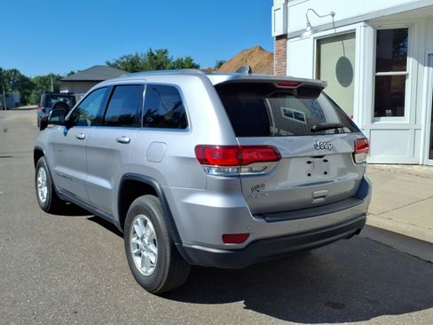 Used 2020 Jeep Grand Cherokee Laredo w/ Security & Convenience Group AWD/4WD image 8