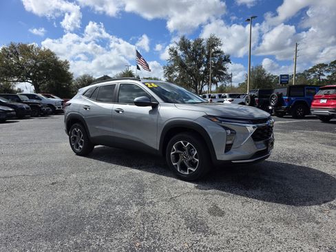 New 2026 Chevrolet Trax LT w/ Driver Confidence Package image 10
