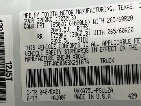 Used 2025 Toyota Tundra Limited w/ TRD Off-Road Package AWD/4WD image 26