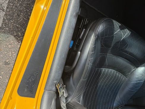 Used 2004 Chevrolet Corvette Convertible w/ Preferred Equipment Group image 7