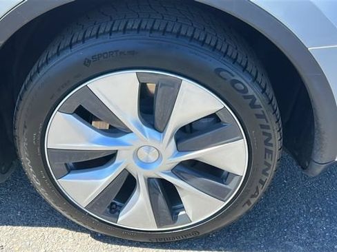 Used 2023 Tesla Model Y Long Range AWD/4WD image 6