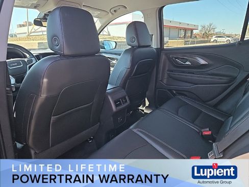 Used 2024 GMC Terrain SLT image 13