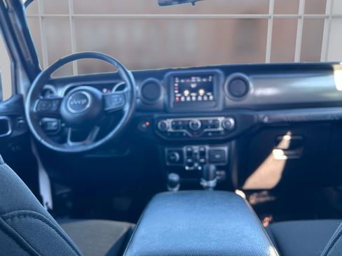 Used 2023 Jeep Wrangler Unlimited w/ Cold Weather Group image 18