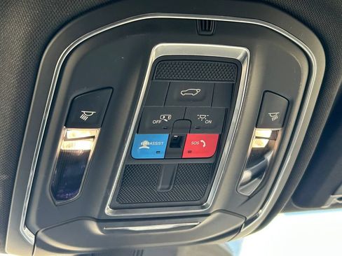 Used 2025 Jeep Grand Cherokee Limited RWD image 19