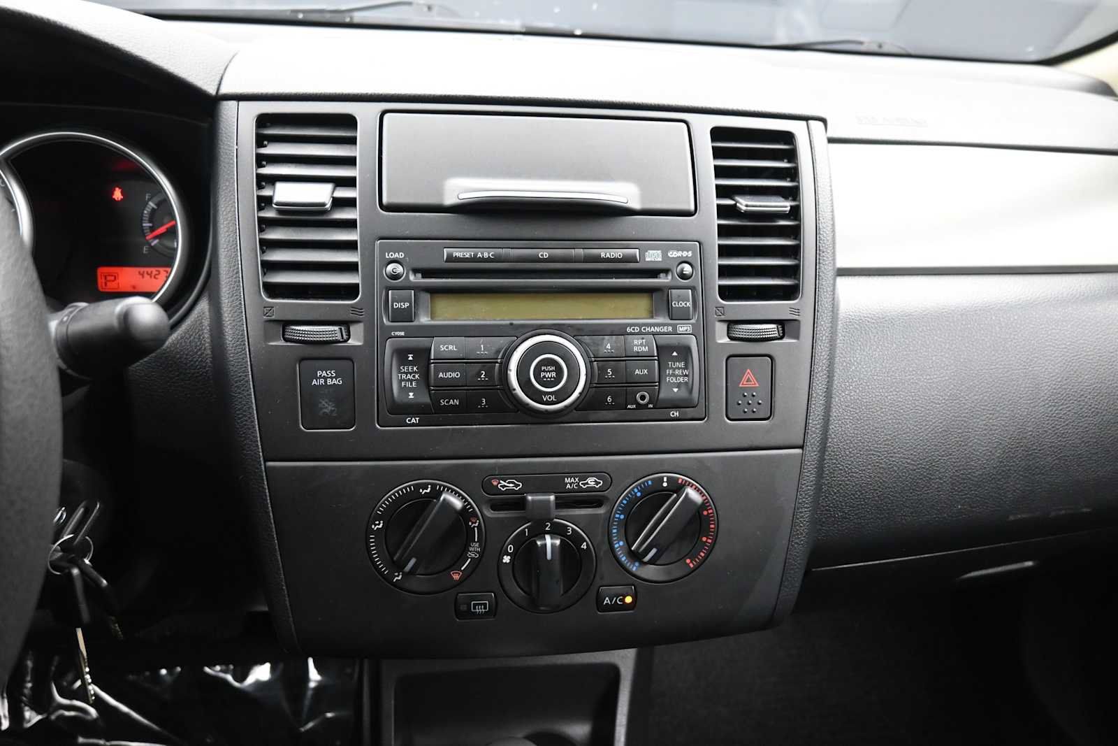 Used 2011 Nissan Versa 1.8 S FWD image 17