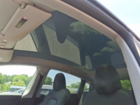 Used 2023 Tesla Model Y Long Range AWD/4WD image 14