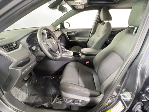 Used 2024 Toyota RAV4 SE w/ Weather & Moonroof Package image 20