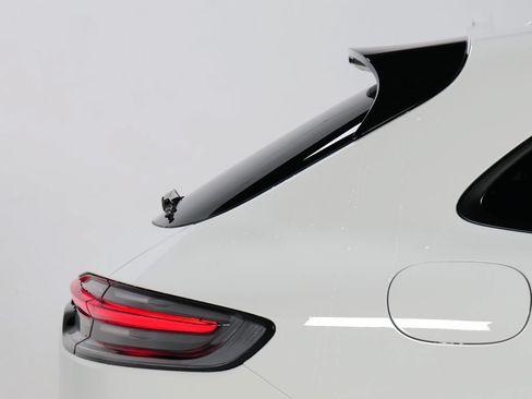 Certified 2026 Porsche Macan AWD/4WD image 21