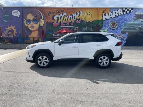 Certified 2021 Toyota RAV4 LE AWD/4WD image 2