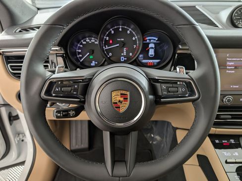 Certified 2025 Porsche Macan image 21