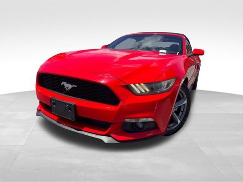 Used 2015 Ford Mustang Convertible w/ Equipment Group 051A RWD image 9