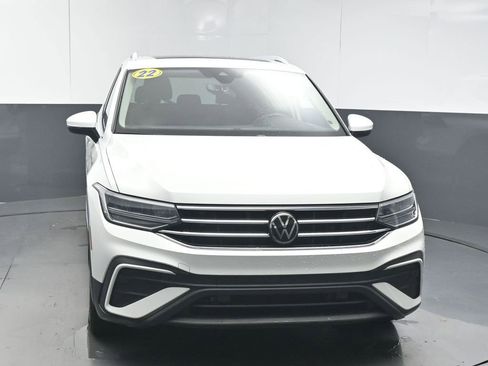 Used 2022 Volkswagen Tiguan SE image 3