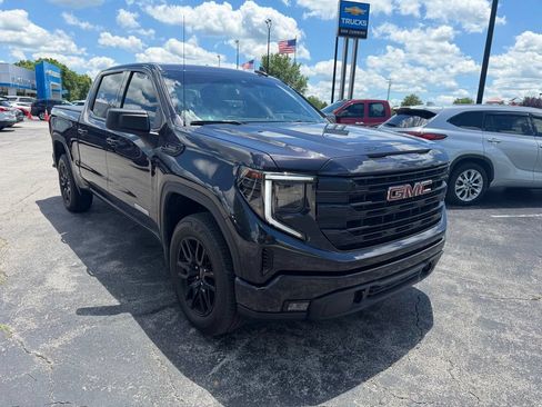 Used 2025 GMC Sierra 1500 Elevation AWD/4WD image 2