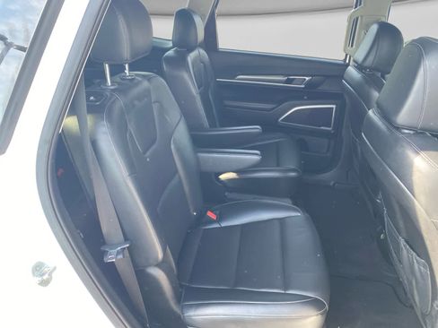 Used 2022 Kia Telluride S FWD image 17