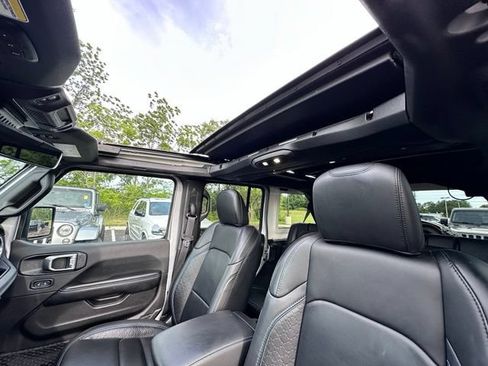 Used 2024 Jeep Wrangler High Altitude AWD/4WD image 24