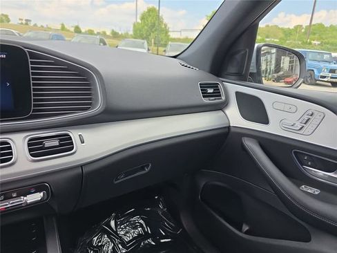Used 2024 Mercedes-Benz GLE 450e 4MATIC image 26
