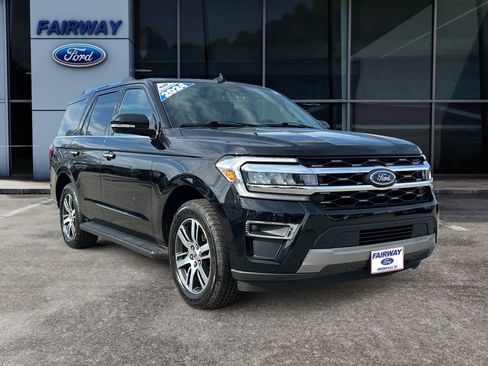 Used 2024 Ford Expedition Limited image 2