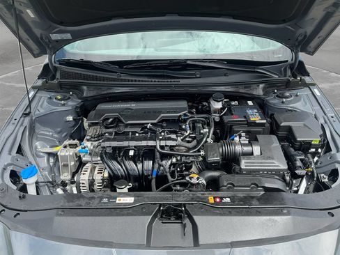 Used 2025 Hyundai Elantra SEL FWD image 18