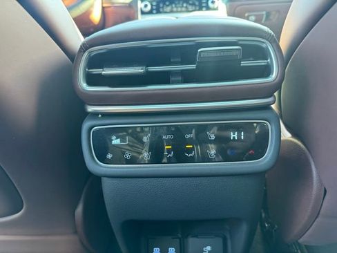 Certified 2025 Genesis GV80 3.5T Prestige image 44