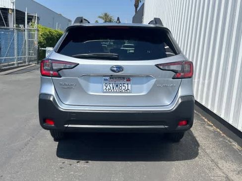 Used 2025 Subaru Outback Premium AWD/4WD image 5
