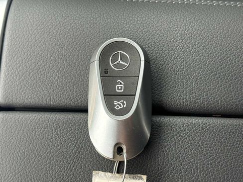 Certified 2026 Mercedes-Benz GLC 300 image 27