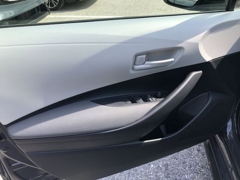 Used 2025 Toyota Corolla LE image 12