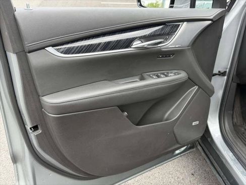 Used 2023 Cadillac XT6 Premium Luxury AWD/4WD image 17